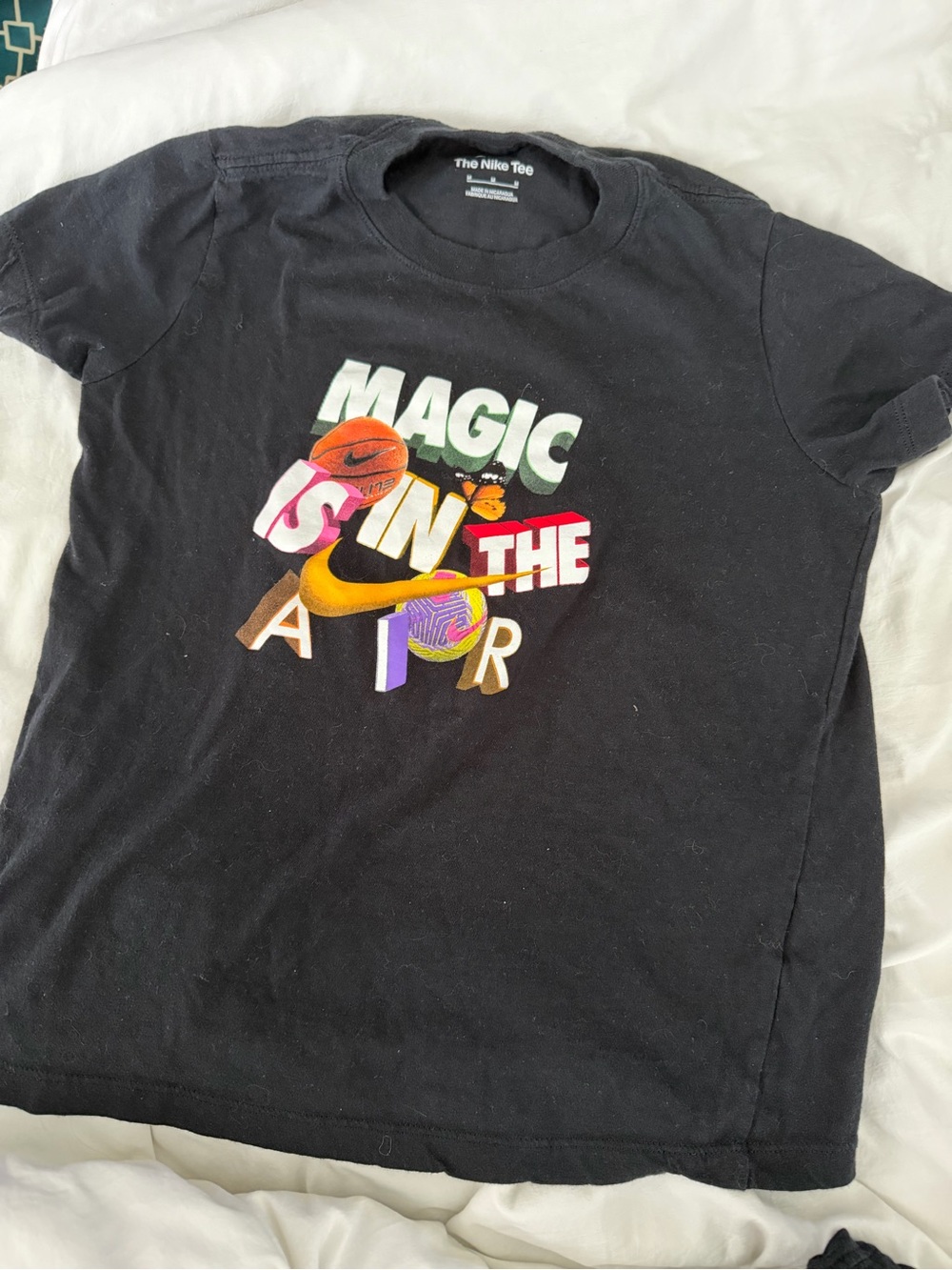 4 Nike Kids Short Sleeve Tees Multi-Color Graphic Pack set of shirts medium - Picture 7 of 11